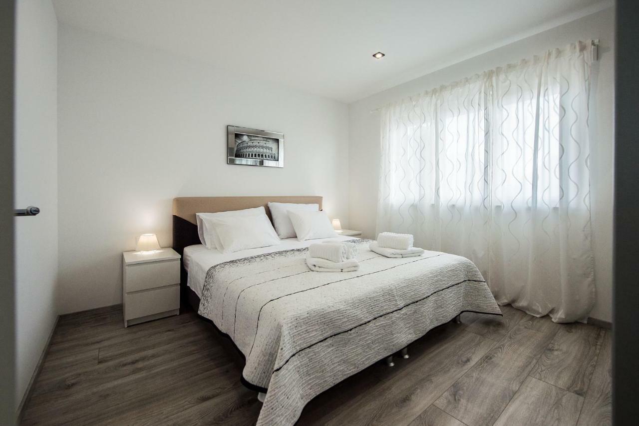 Solin Apartments Praetorium ภายนอก รูปภาพ